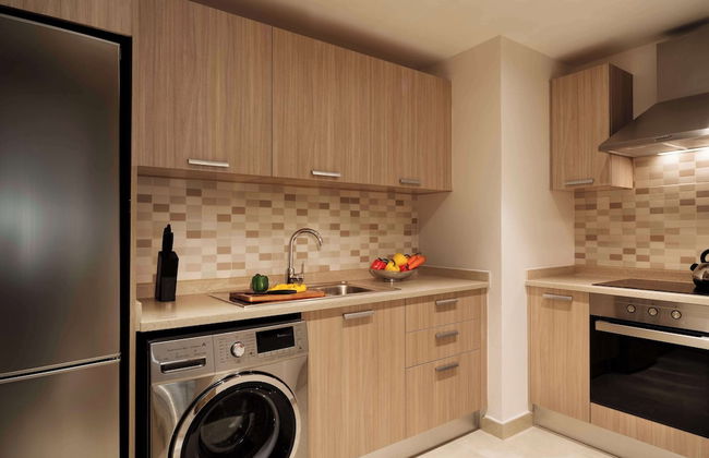 Al Najada Doha Hotel Apartments by Oaks - Photo 9