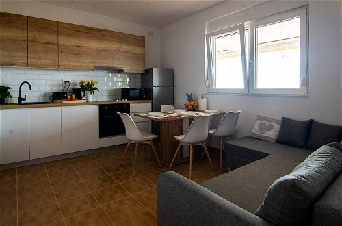 Photo 29 - All New Sea View Apartment Moderna