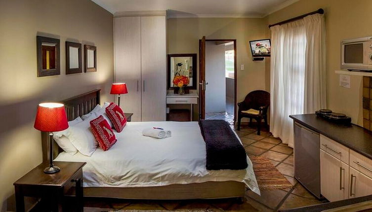 Photo 1 - Room in B&B - Luxury Room, Double Bed and Sleeper Couch max 4 Guests, Near Port Elizabeth