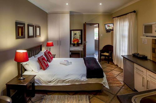 Foto 6 - Room in B&B - Cozy Guest Room With Double bed and Kitchen, Near Port Elizabeth