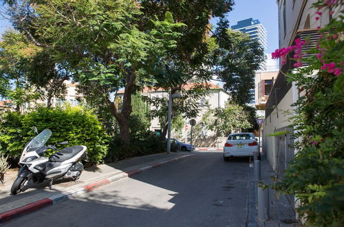 Photo 13 - Neve Tzedek Megic - Hugh garden Terrace