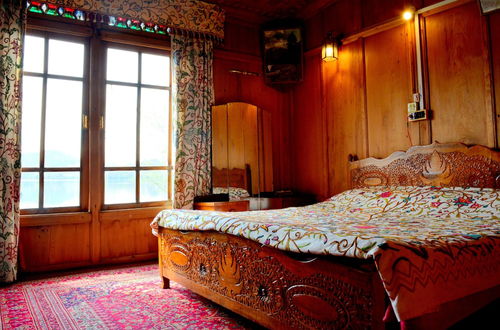 Photo 3 - Golden Flower Heritage Houseboat