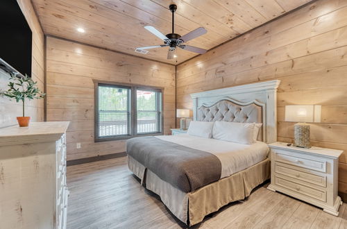 Photo 9 - Wanderer by Avantstay Sleeps 34, A+ Custom Smokies Cabin