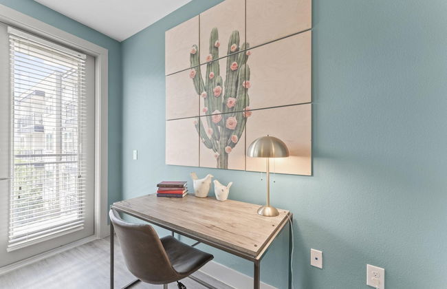 Airy 1BR King Suite Close to Downtown w Fast Wifi - Foto 9