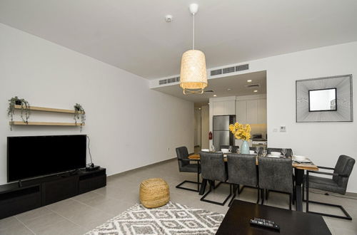 Photo 8 - Elegant 3 BR Dubai South