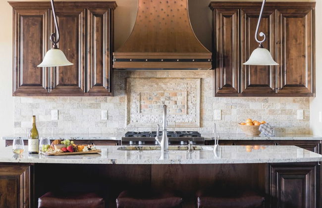 Klamath by Avantstay Gorgeous Mountain Home w/ Fire Pit, Spa & Lake Views - Foto 13