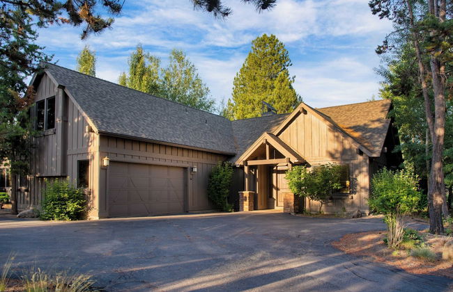Klamath by Avantstay Gorgeous Mountain Home w/ Fire Pit, Spa & Lake Views - Foto 34