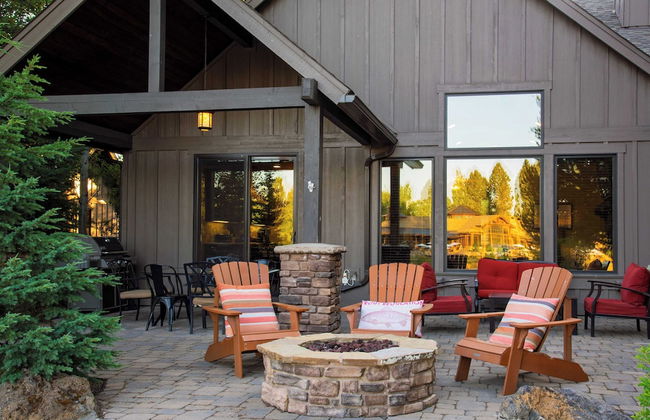 Klamath by Avantstay Gorgeous Mountain Home w/ Fire Pit, Spa & Lake Views - Foto 31