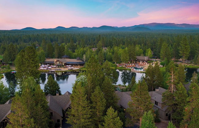 Klamath by Avantstay Gorgeous Mountain Home w/ Fire Pit, Spa & Lake Views - Foto 38