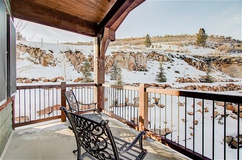 Foto 27 - Fairway Ski and Golf Retreat by Avantstay Blocks From the Ski Lift! Beautiful Views w/ Hot Tub