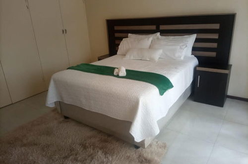 Photo 5 - Spacious Executive Holiday Apartment In Bulawayo