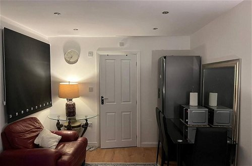 Photo 4 - Remarkable 1-bed Studio in Staines - Surrey