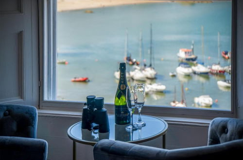 Photo 16 - Gwynne House - 6 Bedroom Luxurious Holiday Home - Tenby Harbour