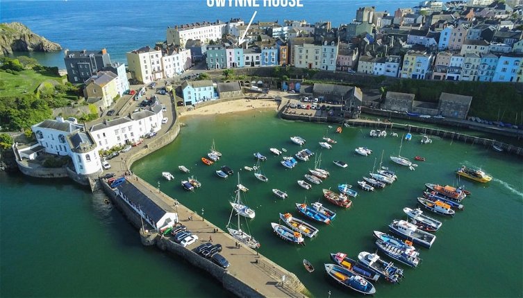 Photo 1 - Gwynne House - 6 Bedroom Luxurious Holiday Home - Tenby Harbour