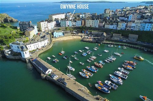 Photo 1 - Gwynne House - 6 Bedroom Luxurious Holiday Home - Tenby Harbour