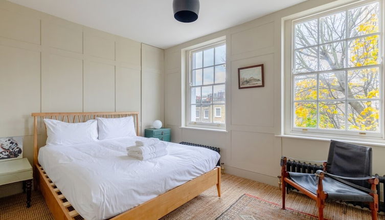 Photo 1 - Spacious & Elegant 2BD Victorian Flat - Islington