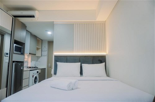 Foto 22 - Homey And Warm Studio At 28Th Floor Gold Coast Apartment