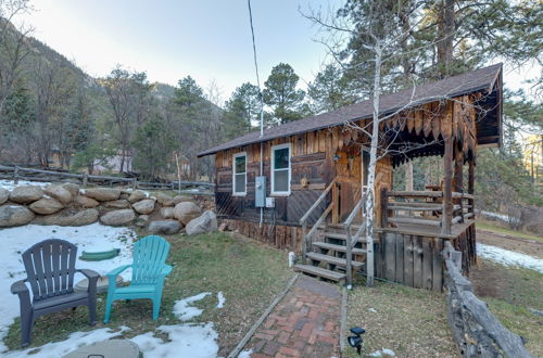 Foto 26 - Rustic Log Cabin w/ Studio ~ 5 Mi to Pikes Peak