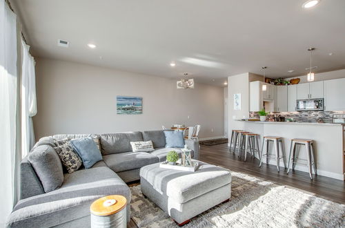 Photo 3 - Modern South Pier Condo on Sheboygan River