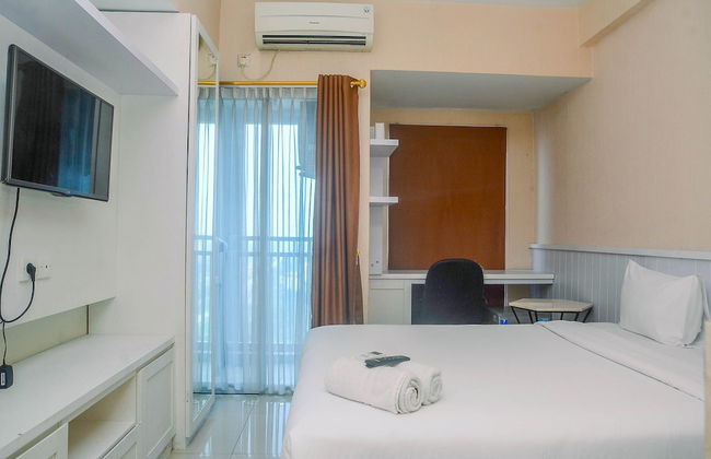 Minimalist And Comfy Studio At Grand Dhika City Apartment - Foto 5