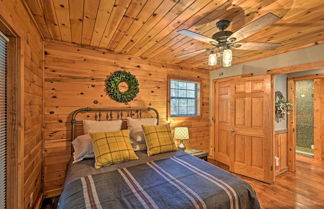 Photo 3 - Blue Ridge Mtns Creekside Cabin w/ Hot Tub + Pier