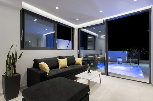 Foto 13 - White Cliff Luxury Suites