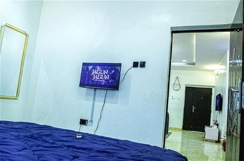 Photo 2 - Immaculate 2-bed Apartment in Lagos