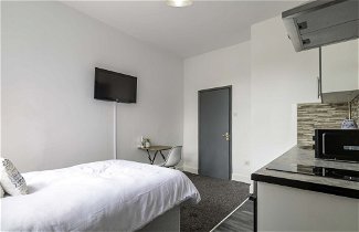 Photo 2 - Immaculate 1-bed Studio1 in Coventry