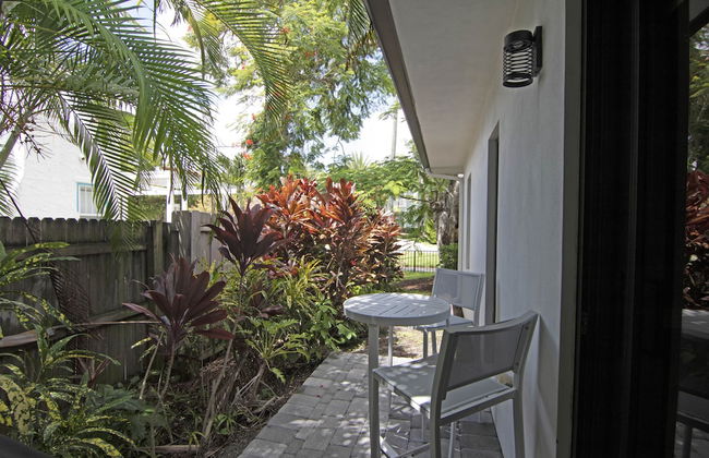 Delray Deco Estate - Photo 39