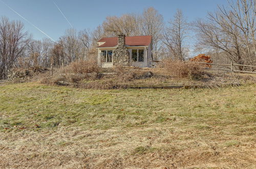 Foto 15 - Cozy Berkshires Cottage w/ 11 Private Acres