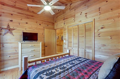 Photo 4 - Ellijay Cabin w/ Rec Room & Mountain Views
