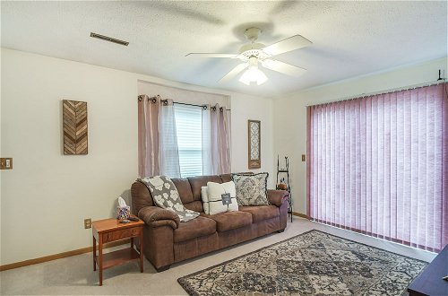 Photo 2 - Welcoming Condo in Davenport: Central Location