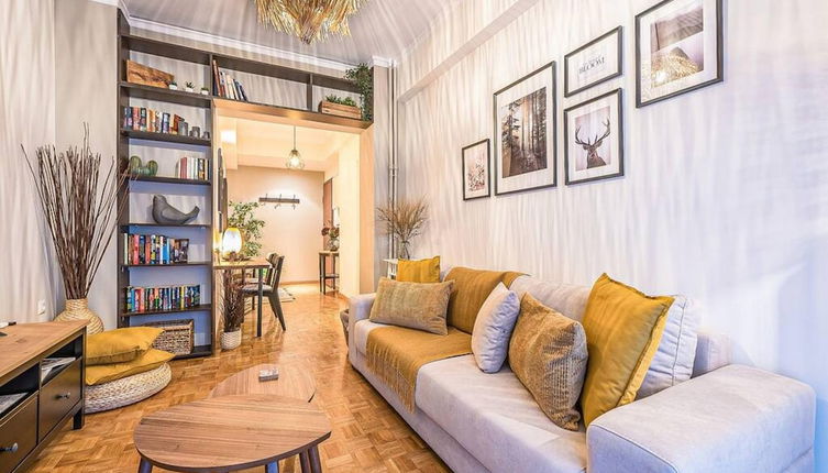 Foto 1 - Bohemian Chic 1BR Apartment in the Heart of Athens