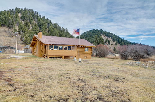 Photo 2 - Cozy Montana Cabin Near Yellowstone National Park