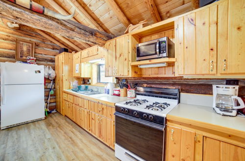 Photo 11 - Cozy Montana Cabin Near Yellowstone National Park