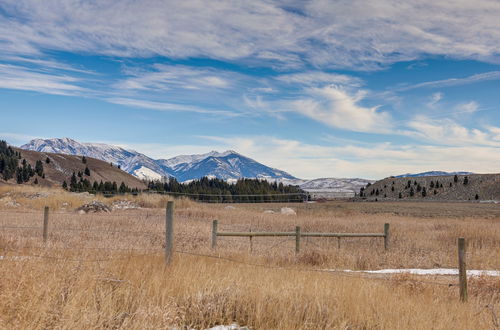 Photo 6 - Cozy Montana Cabin Near Yellowstone National Park