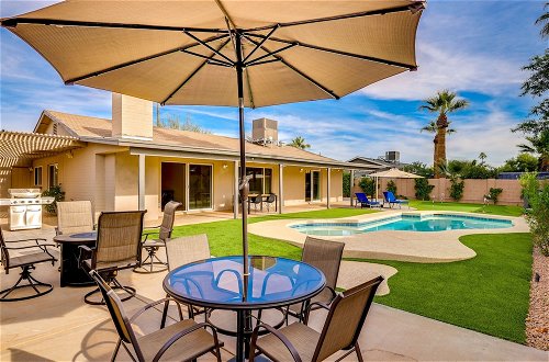 Photo 7 - Central Scottsdale Home w/ Pool & Putting Green