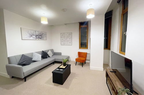 Photo 1 - Central 2-bed Apartment in Greater Manchester