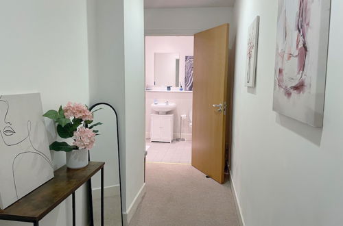 Photo 11 - Central 2-bed Apartment in Greater Manchester