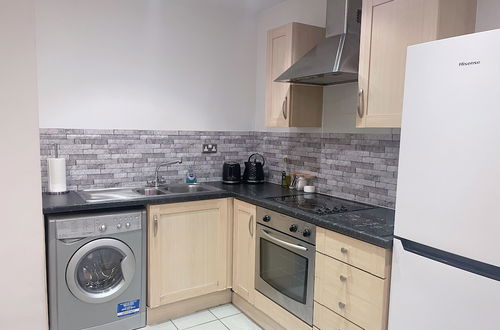 Photo 6 - Central 2-bed Apartment in Greater Manchester