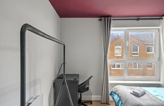 Photo 1 - Charming 3-bed Apartment in London