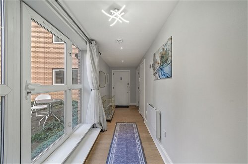 Photo 20 - Charming 3-bed Apartment in London