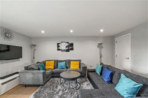 Foto 12 - Charming 3-bed Apartment in London