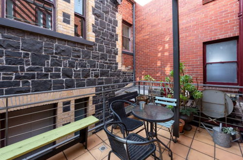 Photo 13 - Bright & Sunny 2-bed Unit in the Heart of St Kilda