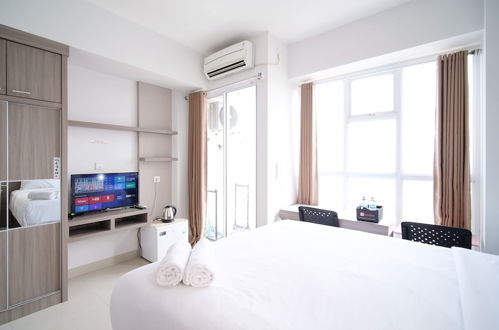 Photo 4 - Clean And Cozy Stay Studio At Taman Melati Surabaya Apartment