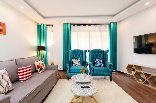 Foto 11 - Lux suites Rosewood Park Apartments