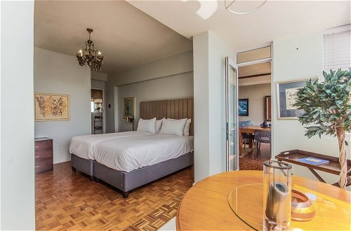 Photo 3 - Green Point 2 Bedroom Apartment With Enclosed Balcony and Stunning Views