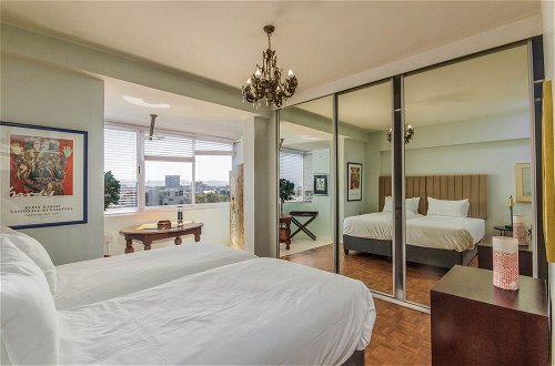 Photo 4 - Green Point 2 Bedroom Apartment With Enclosed Balcony and Stunning Views