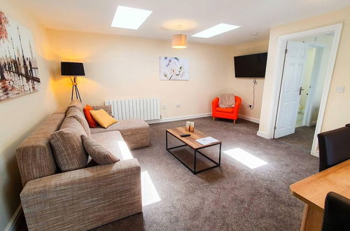 Photo 8 - Charming 2-bed Apartment in Stroud