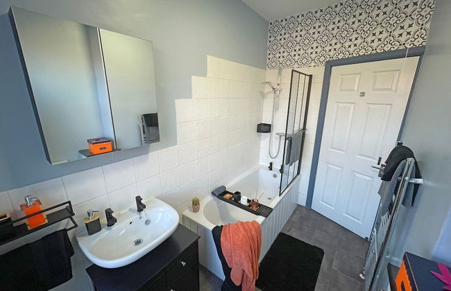 Spacious 3-Bedroom House with Parking - Foto 10